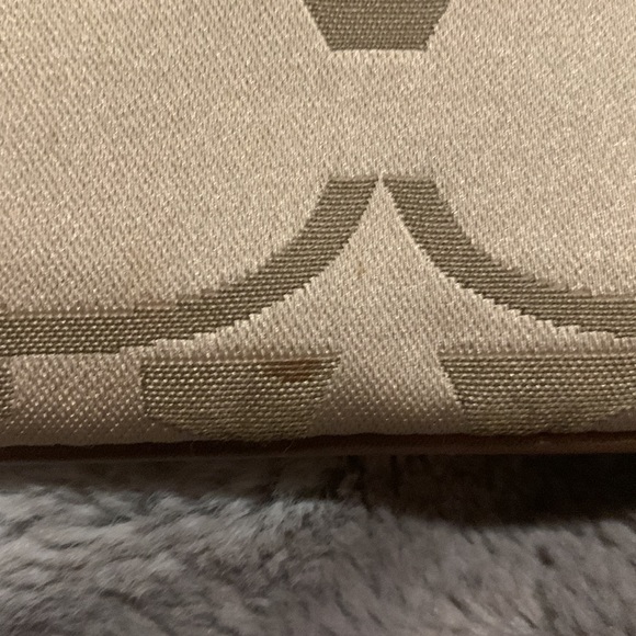 Small Coach clutch bag with flower - Picture 6 of 6